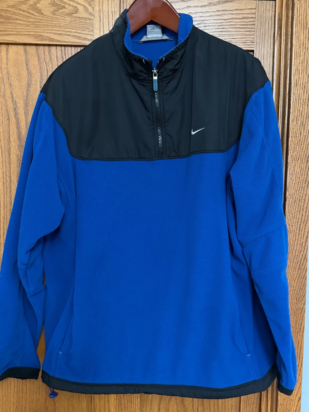 Nike Men's Royal Blue and Black Half-Zip Performance Pullover